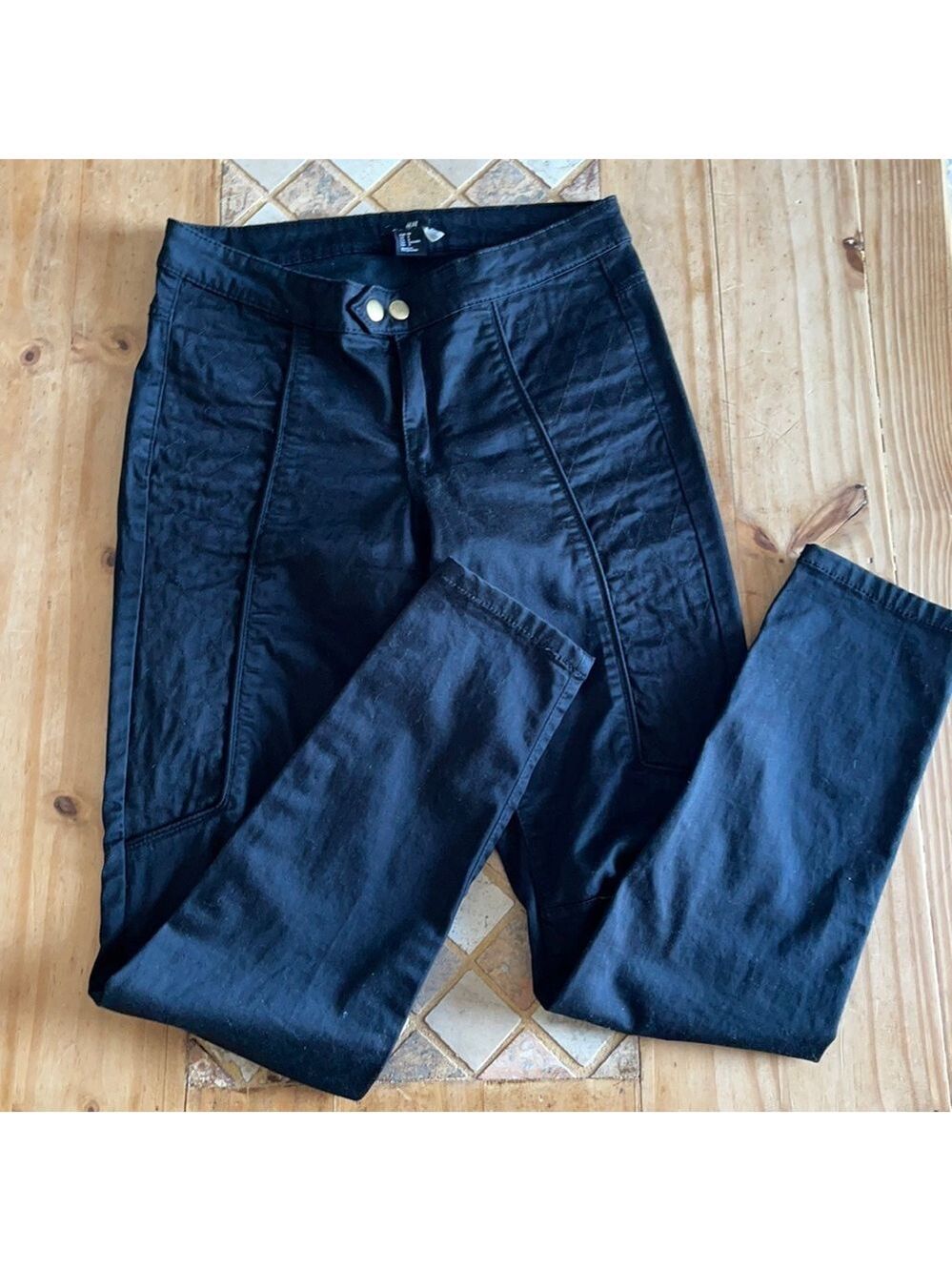 H&M adorable black pants size 6.